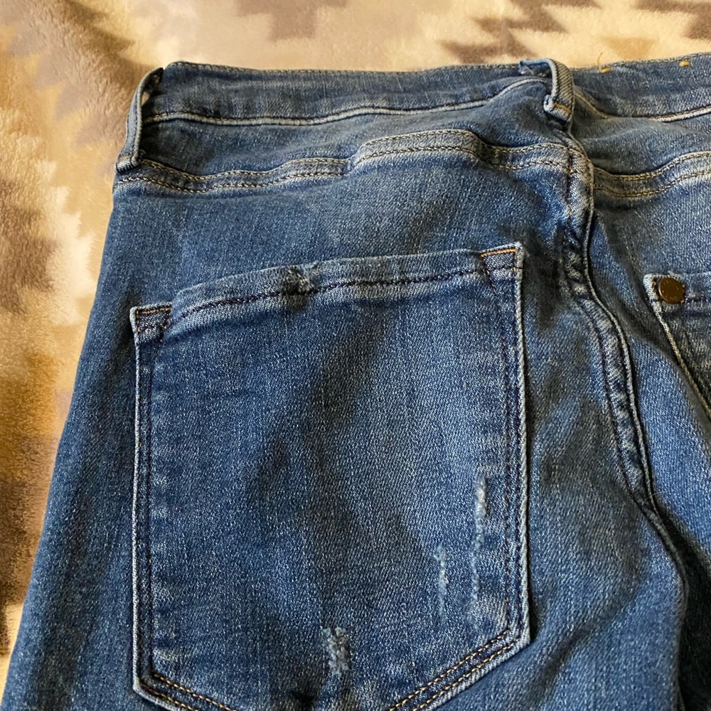 Distressed jeans - Picture 5 of 8